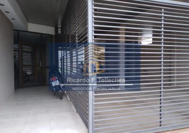 Cochera semicubierta